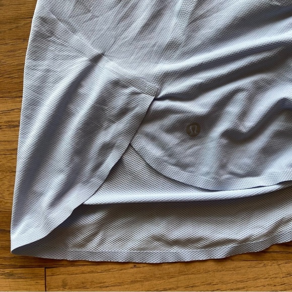 Womens soft blue lululemon tank top size 2 - Picture 5 of 5